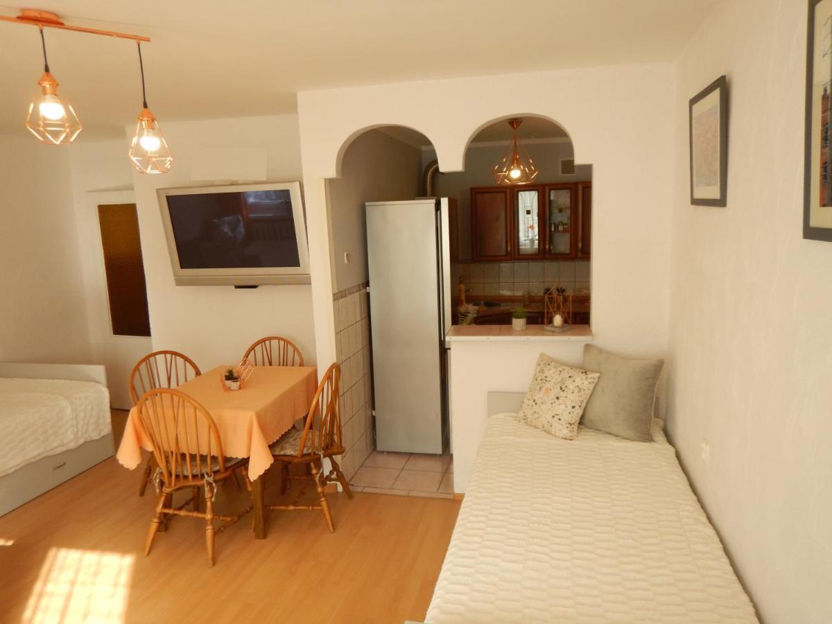 Apartament Piastowska Apartment Kamienna Gora Ngoại thất bức ảnh