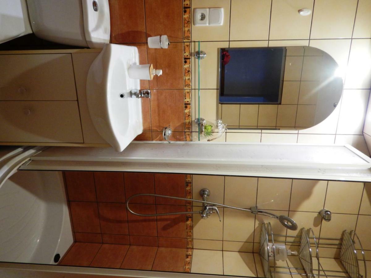 Apartament Piastowska Apartment Kamienna Gora Ngoại thất bức ảnh